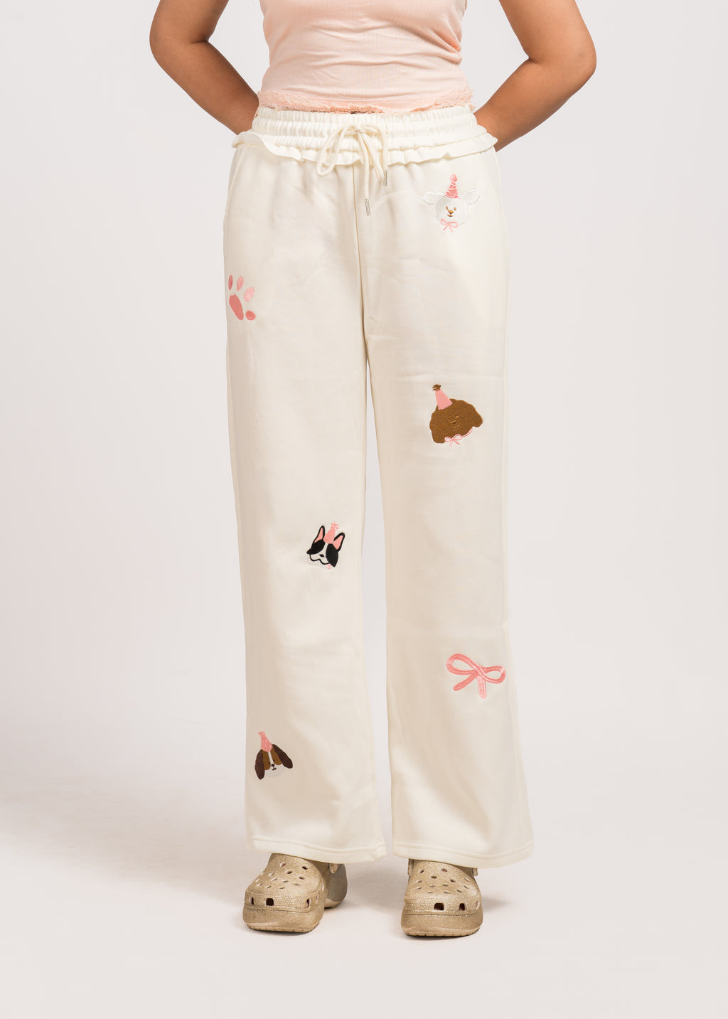 White Dotted color pants