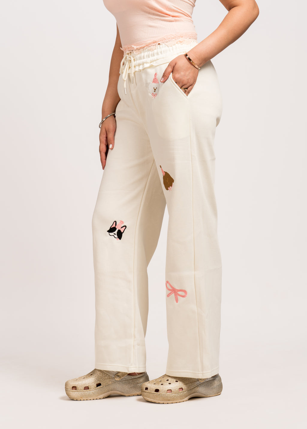 White Dotted color pants