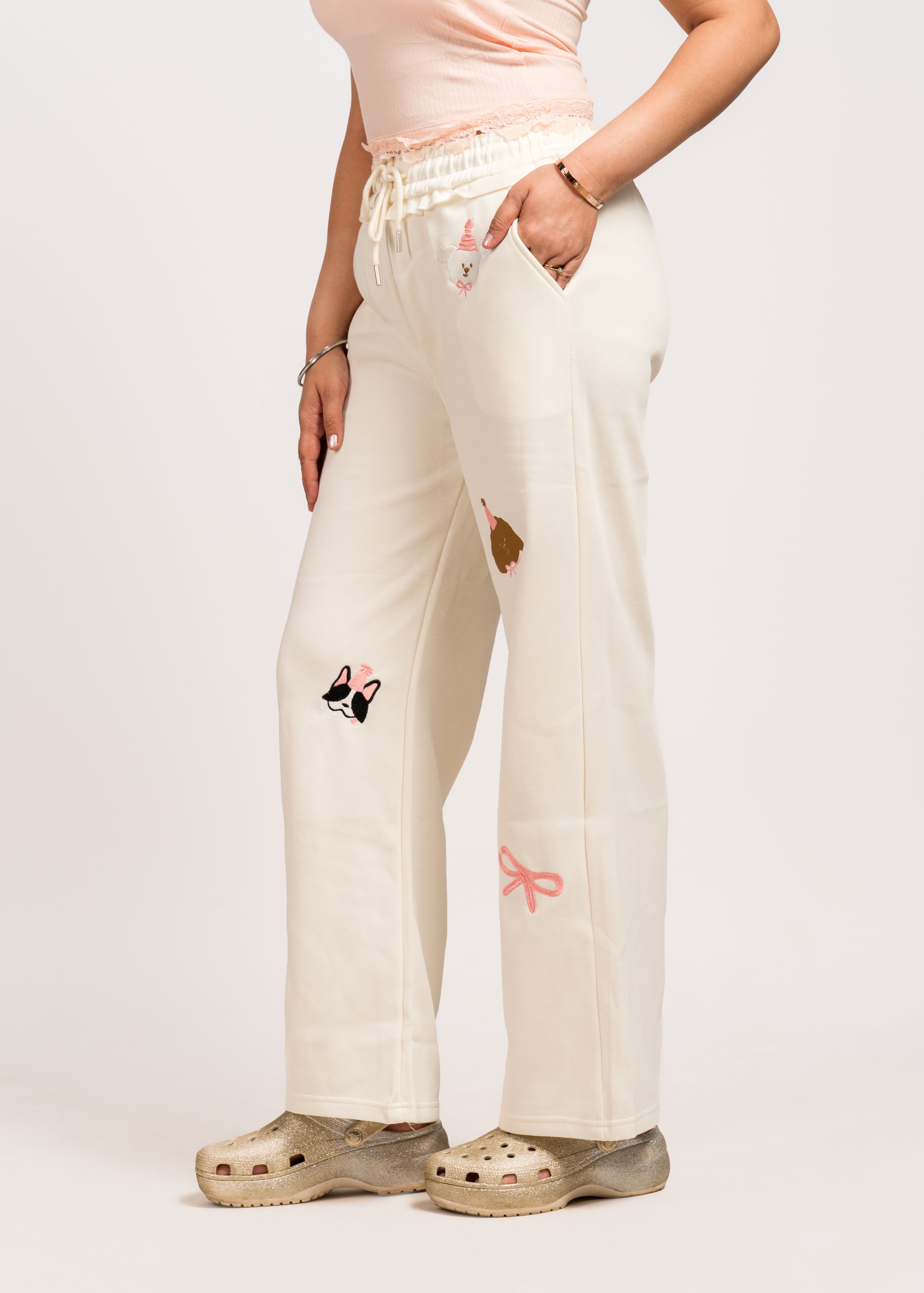 White Dotted color pants