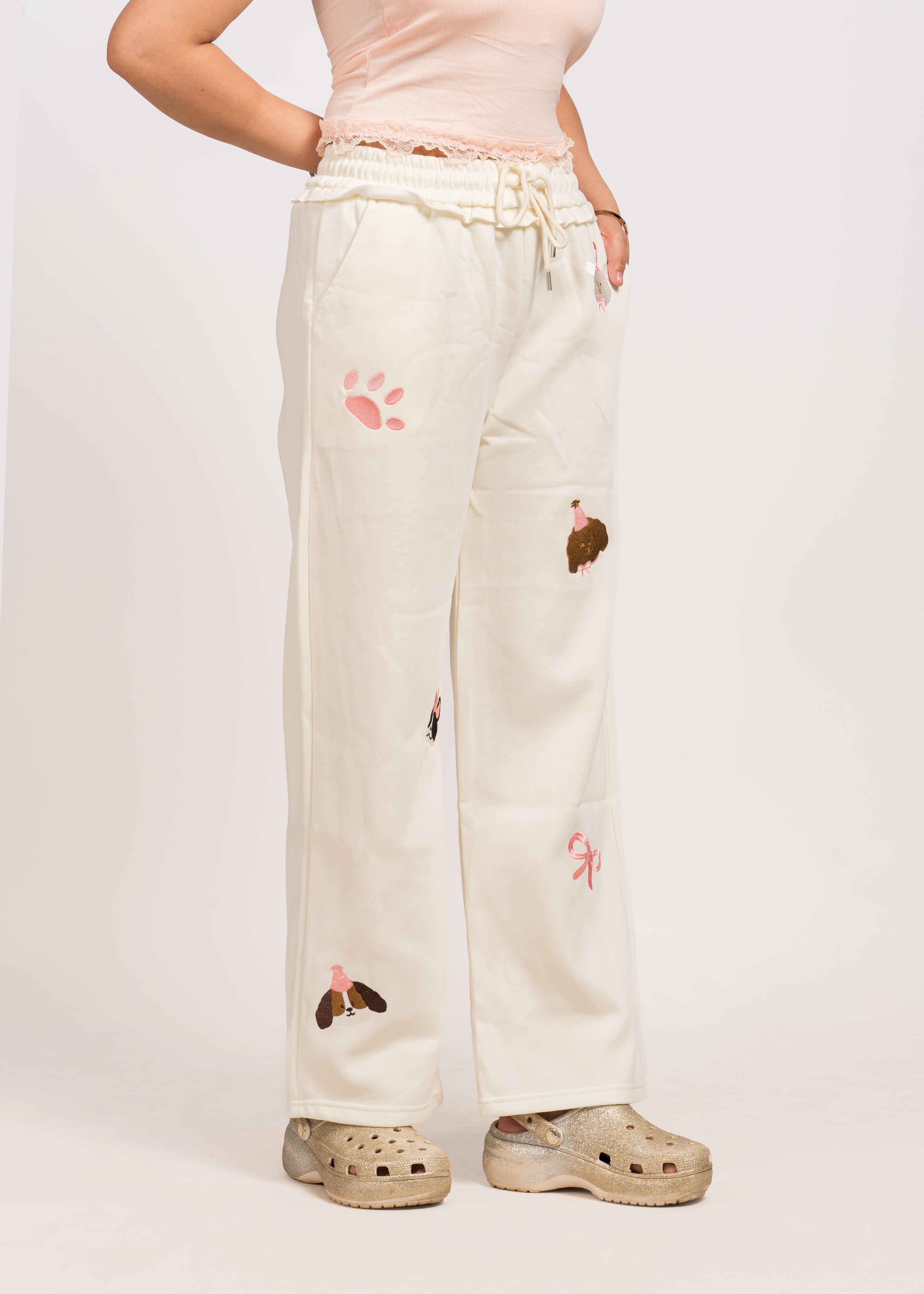 White Dotted color pants