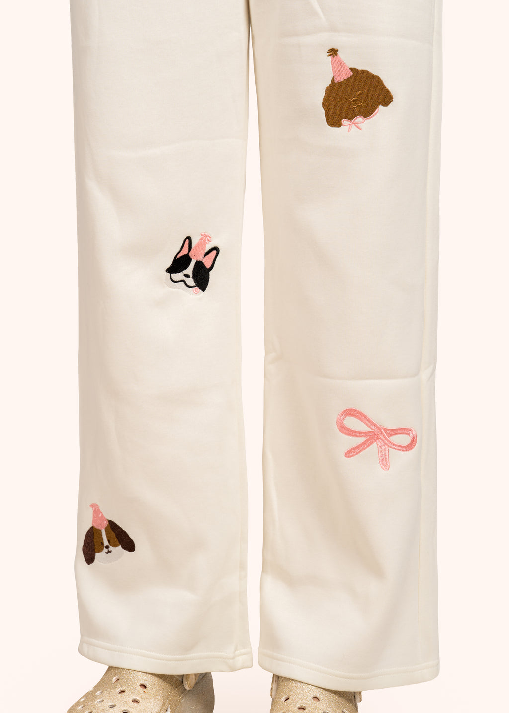 White Dotted color pants