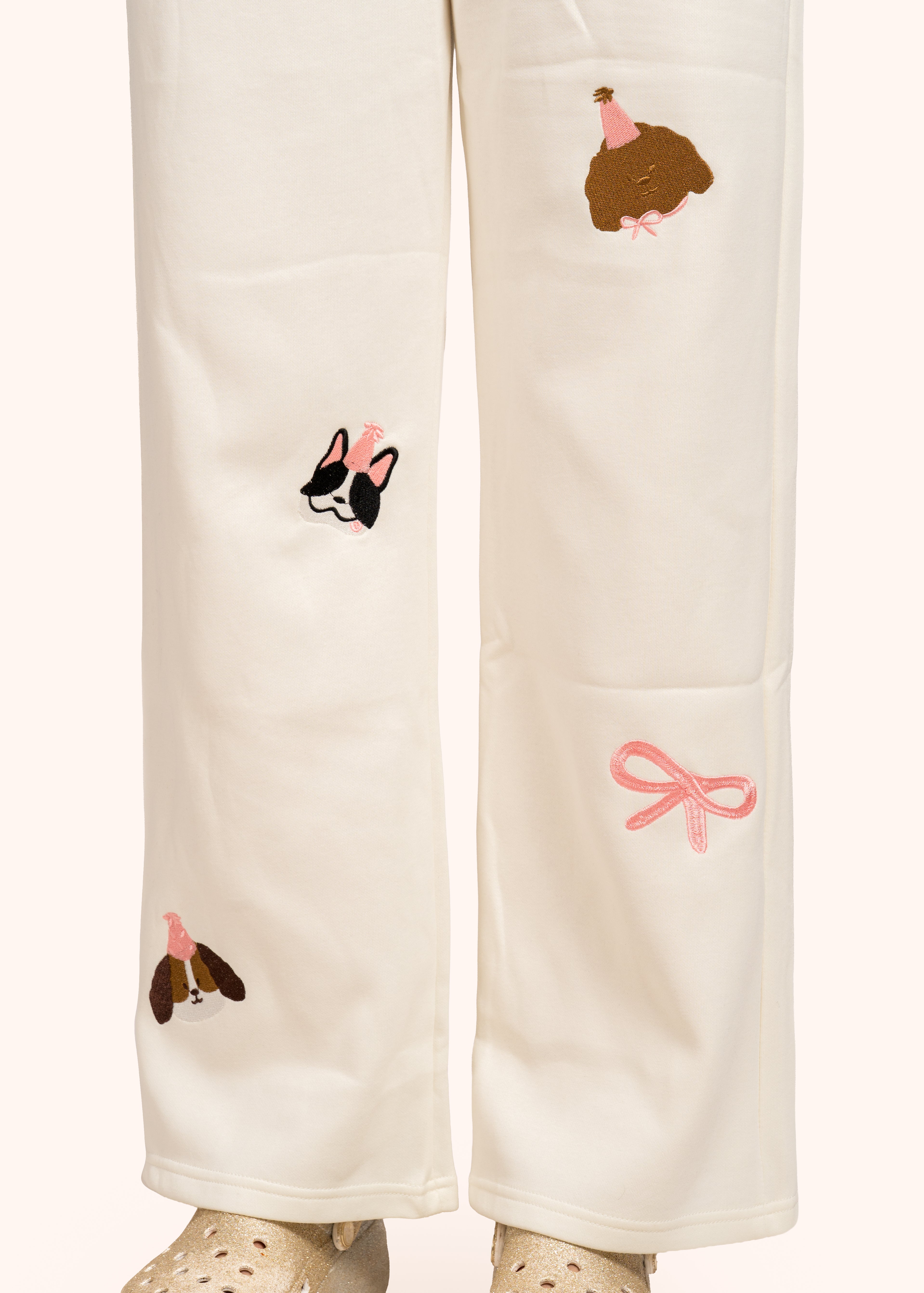 White Dotted color pants