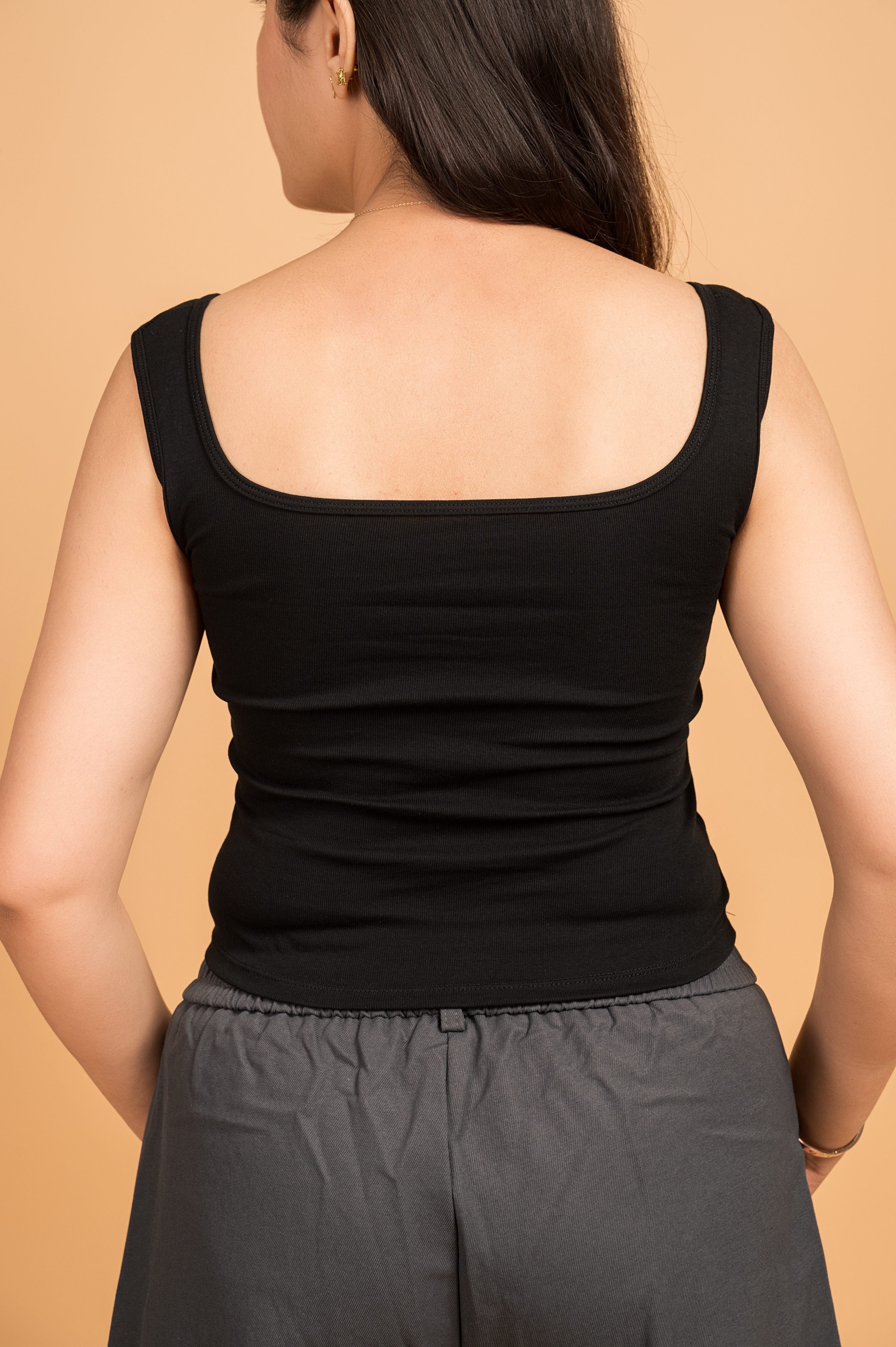 Minimal Button Crop Top – Black