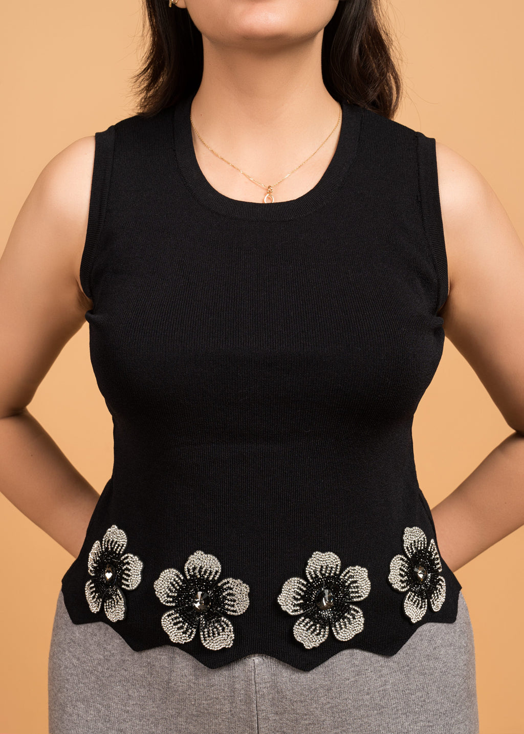 Midnight Bloom Scallop Knit – Free Size