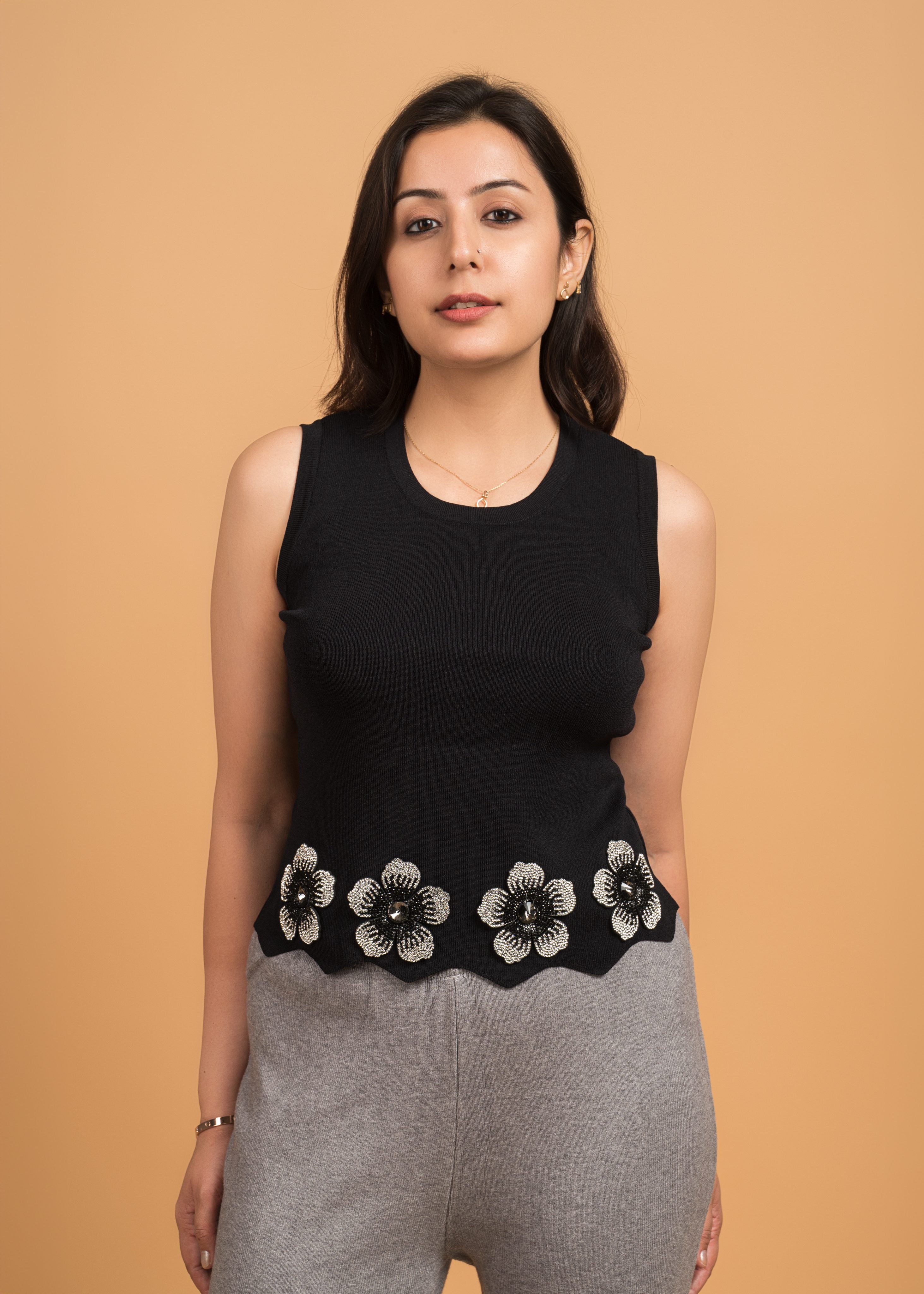 Midnight Bloom Scallop Knit – Free Size