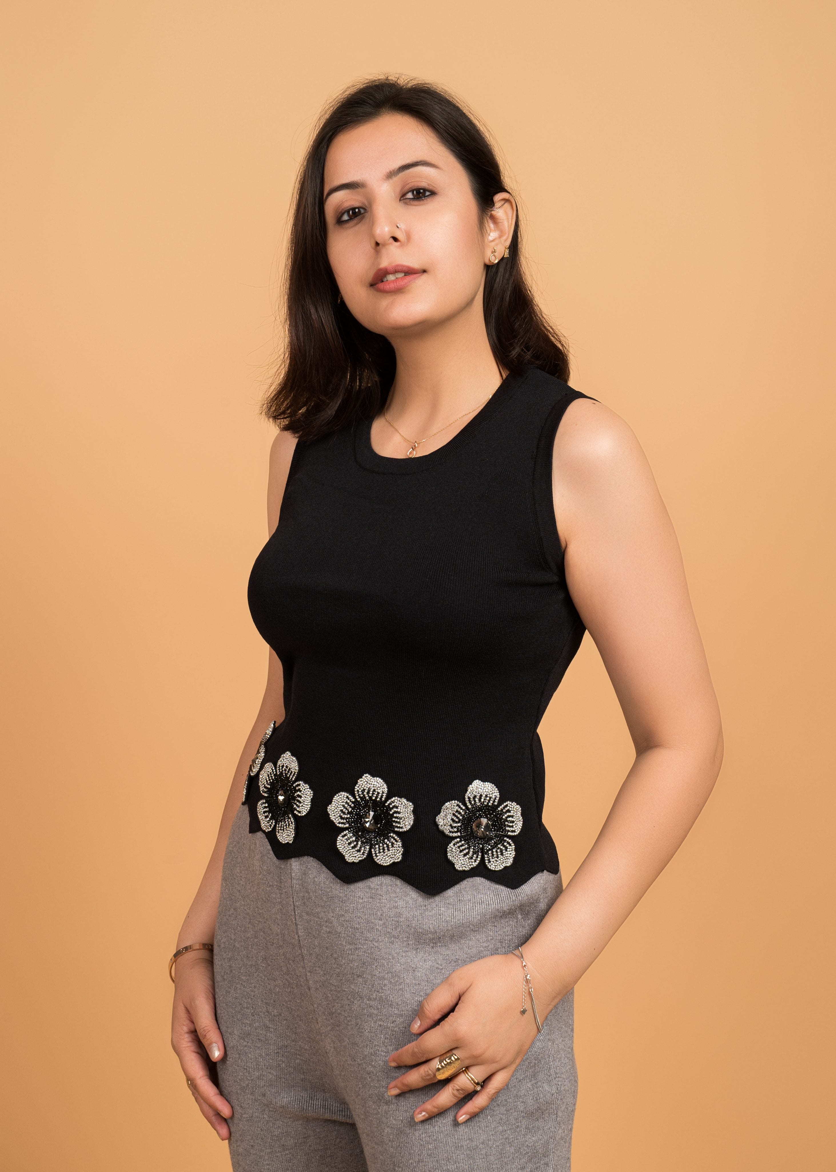 Midnight Bloom Scallop Knit – Free Size