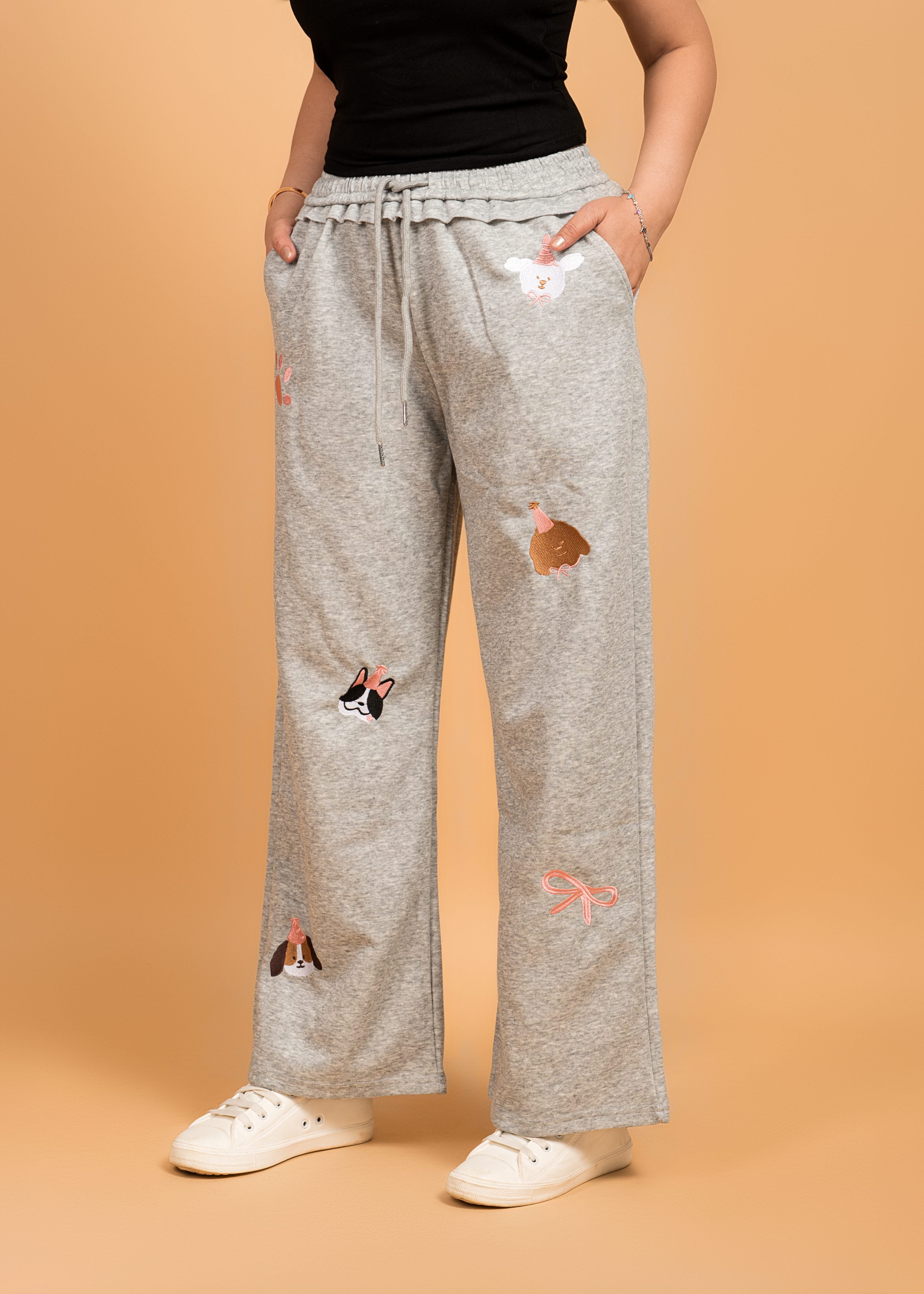 White Dotted color pants